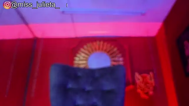 Julieta_Russell webcam