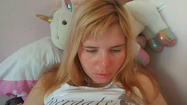 HornyElena webcam