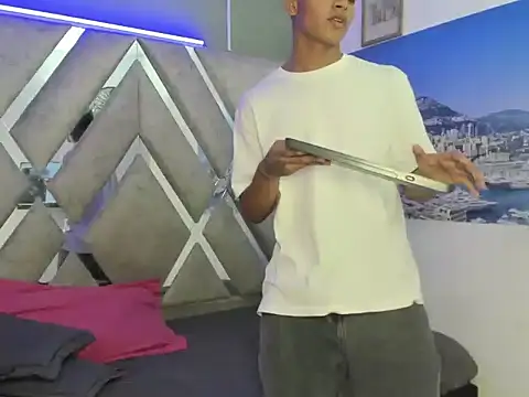 nova_mitchell7 (M twink) - SHOW CUM