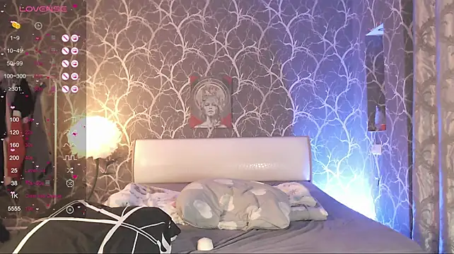 MiaMiaMeow webcam