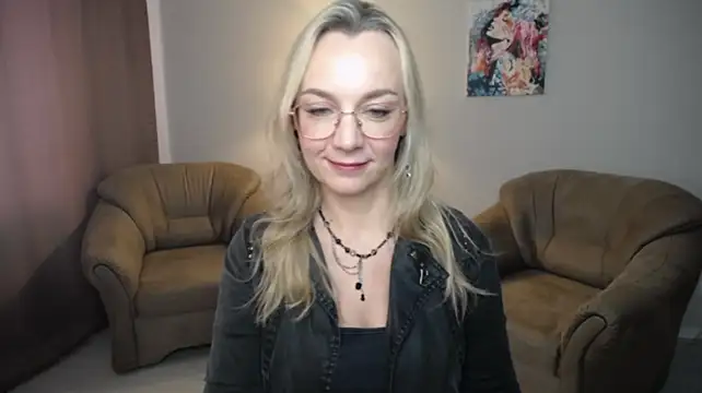 Ava_Elior webcam