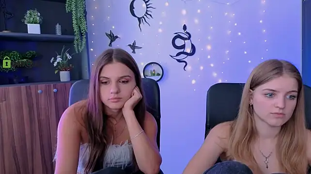 lisa_dark_ webcam