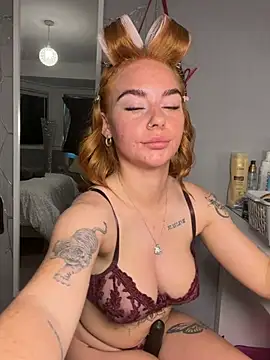 Ellieskyyee1 webcam