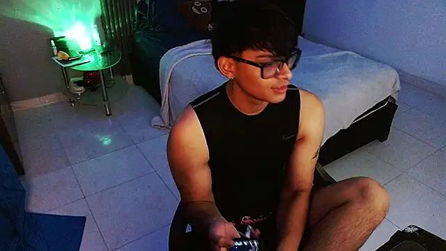 Mr_yisuzz webcam