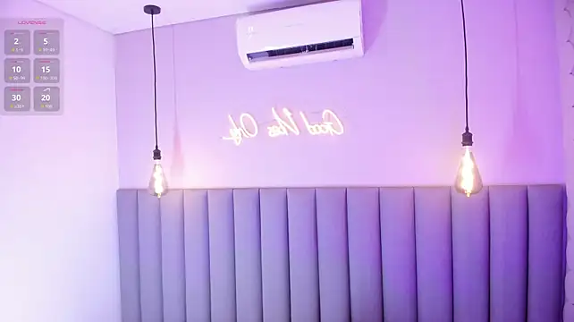EmilyBlossom_ webcam
