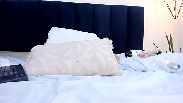 mayaevansmg webcam