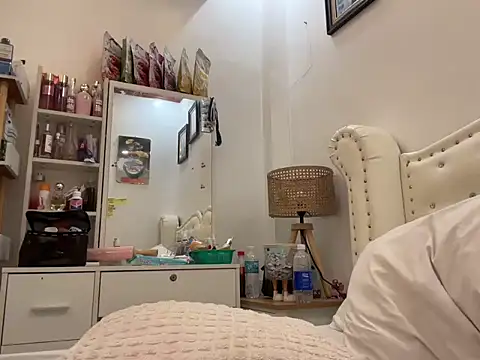 NaughtySCARLETSIN webcam