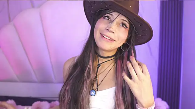 AliiceWonderland_ webcam
