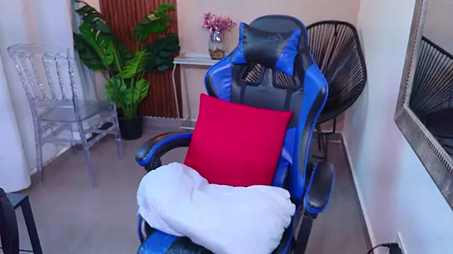 Kenya--Buhle ebony two way video chat