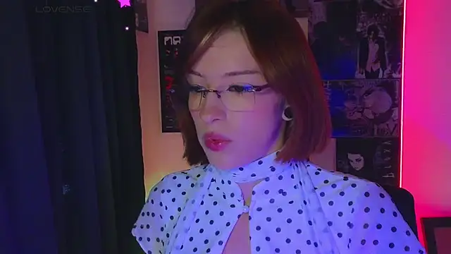 Moonlightt_21 tip controlled cam room