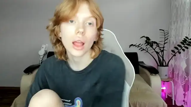 StellaDavis webcam