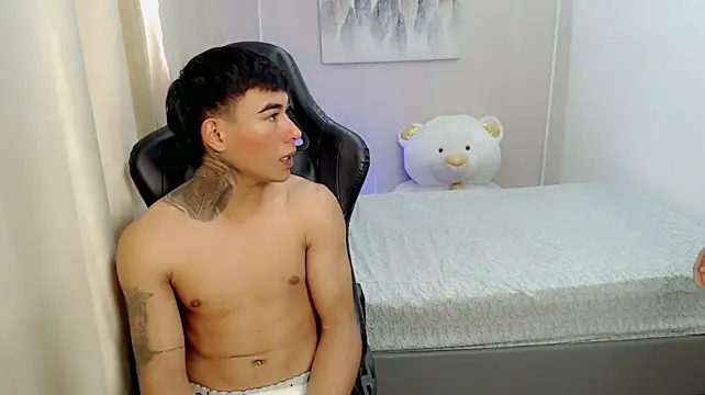 Nina_and_coby_ webcam
