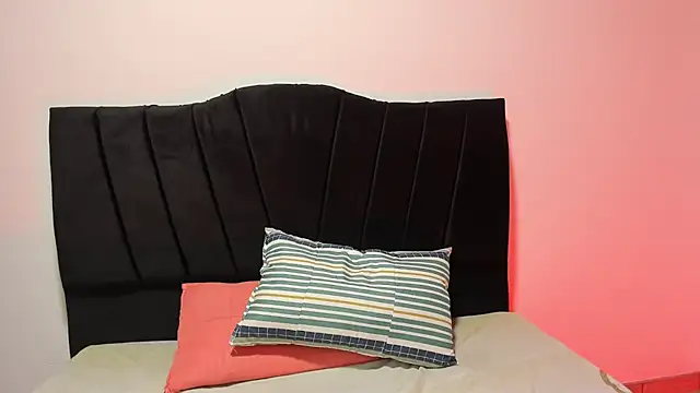 _mia_hot03 webcam
