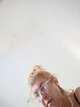 Danai222 live cam on StripChat