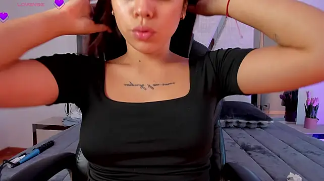 CarolineFyre webcam