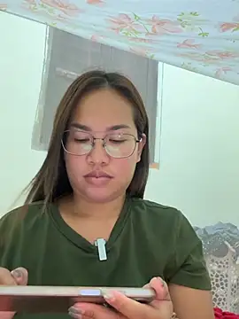 ponthip (F young) - Show my pussy