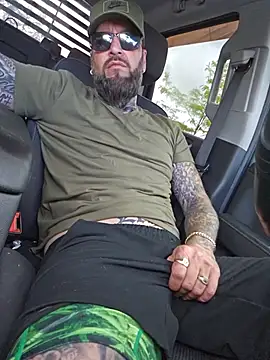Beardedtattood live webcam
