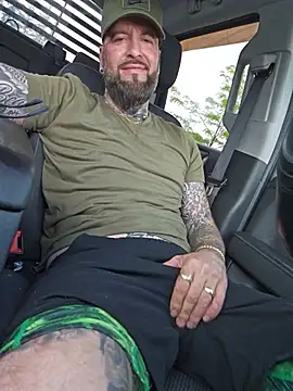 Beardedtattood webcam