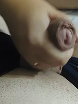MadaamJizz_DickLewd webcam