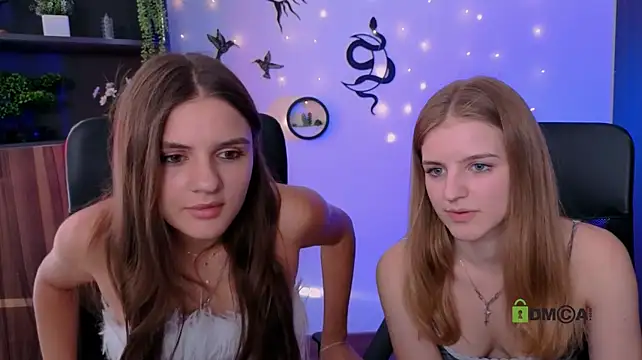 lisa_dark_ webcam