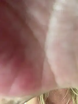 MonicaLeigh webcam