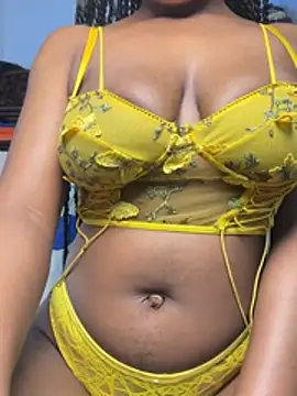 Bellafrenchy oiled body cam girl