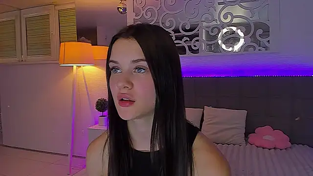 LuisaClover live webcam