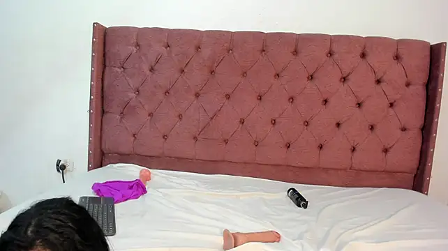 lau_hotfox webcam