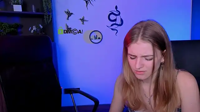 lisa_dark_ webcam