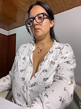 SWEETLILY18 webcam