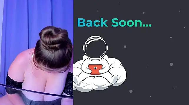 NathaxaLeans webcam