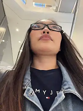 trytomakememoam webcam