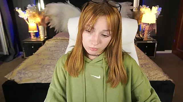 LizzaMoonn webcam