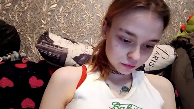 CaraDelevingnee webcam