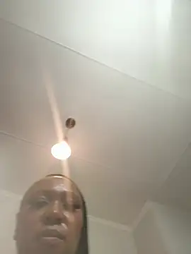 Bootyliciouse21X webcam