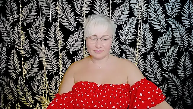 Olivia_playful webcam