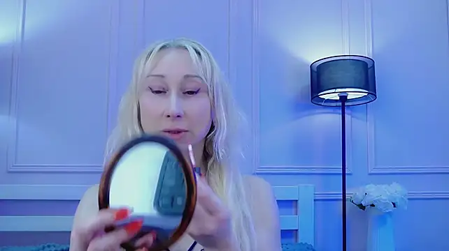 KissDreamm live cam on StripChat