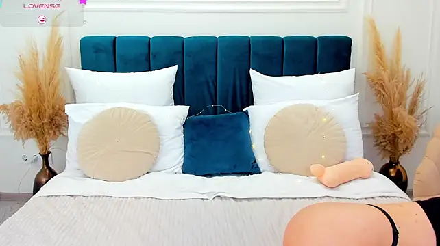 VirginOlly webcam