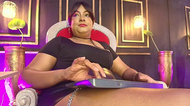 alexa_cruz__ webcam