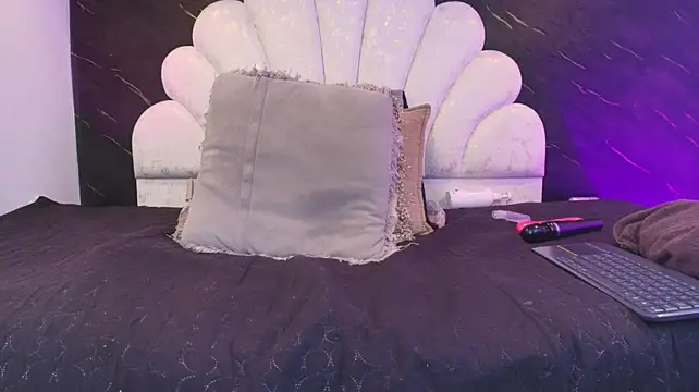 _MiaBrown_ webcam