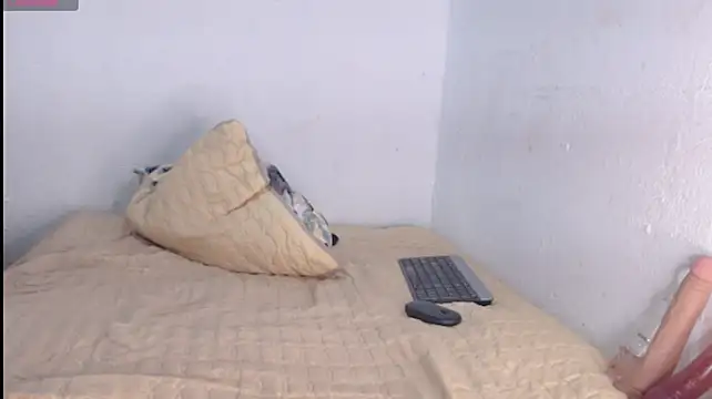 carla_slut_naugthy webcam
