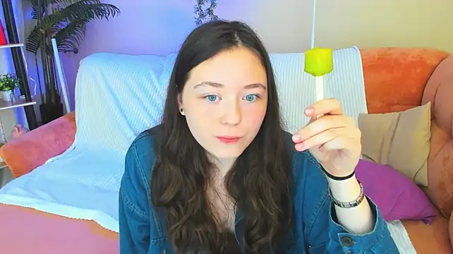 AlluringLookk webcam