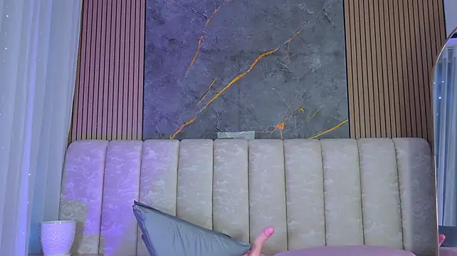 mia_scot webcam
