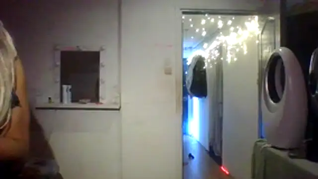 Anna-Cash webcam