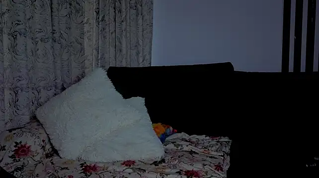 SiennaLove888 webcam