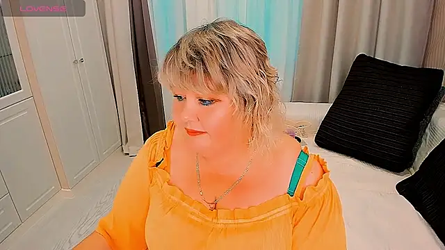 BIGTITSBBW webcam