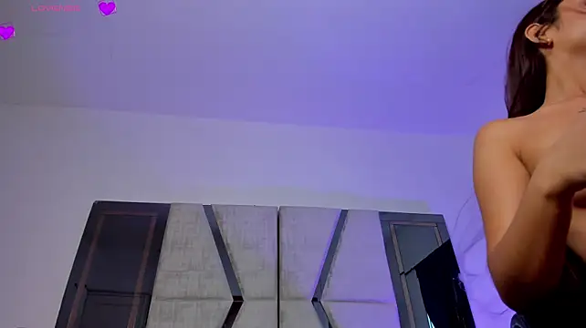 CarolineFyre webcam