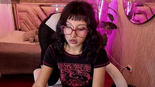 Mitsuki_darK live cam on StripChat