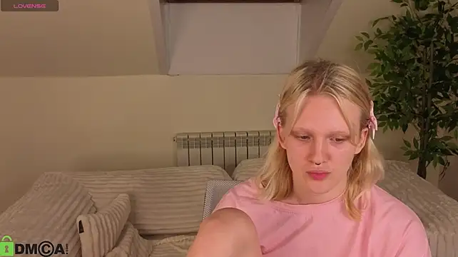 Lilly_Jhonass webcam