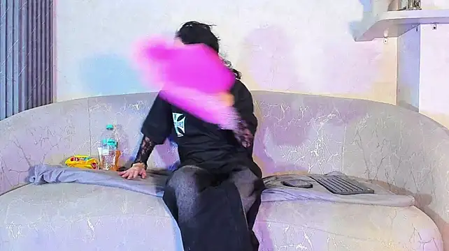 April_Petitt webcam